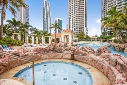 Apartment Coastal Charm At Chevron Towers Gold Coast