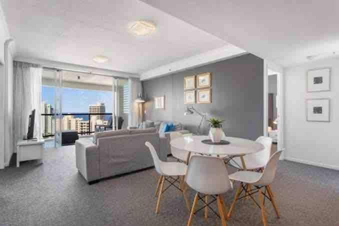 Coastal Charm At Chevron Towers Apartment Gold Coast