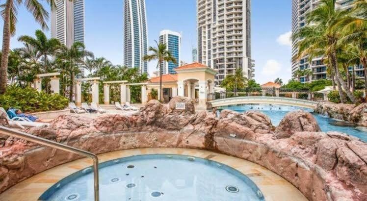Panoramic Views Surfers-chevron. *