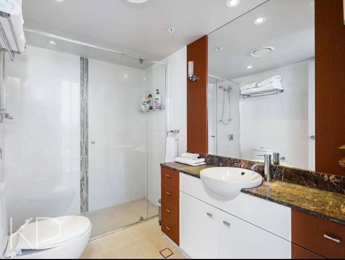 Panoramic Views Surfers-chevron. Apartment Gold Coast