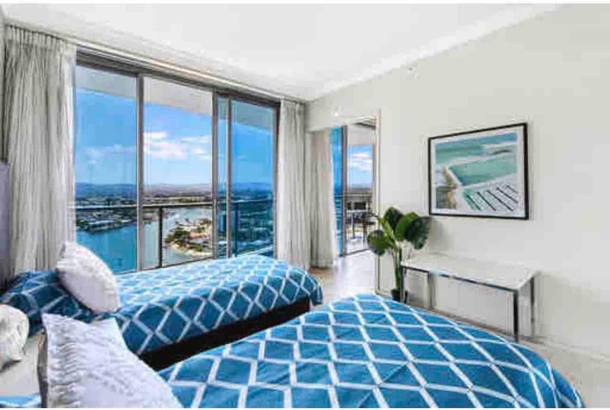Panoramic Views Surfers-chevron. * Gold Coast