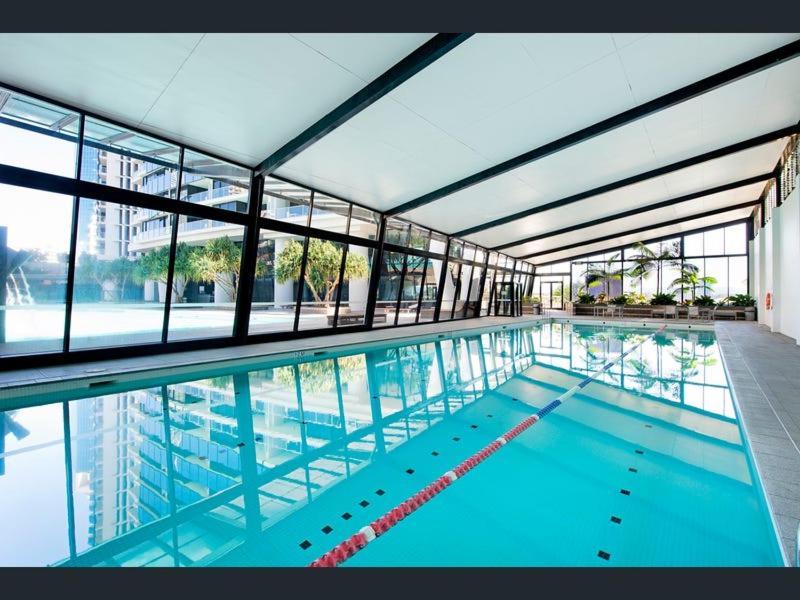 Level 43 Sky High 3br Ocean View Apartment *