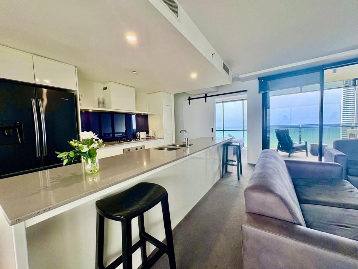 Level 43 Sky High 3br Ocean View * Gold Coast