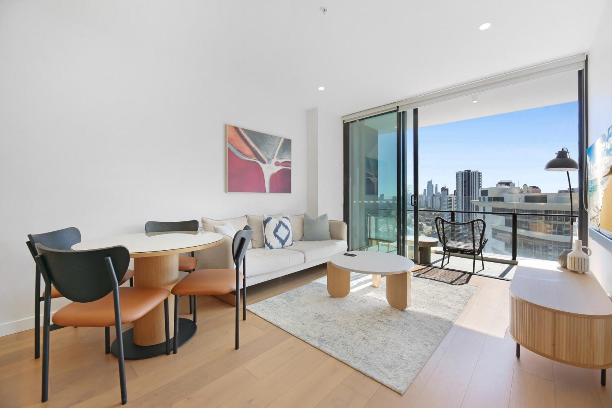 Elegant 2-bed In Broadbeach Tower Apartment Gold Coast