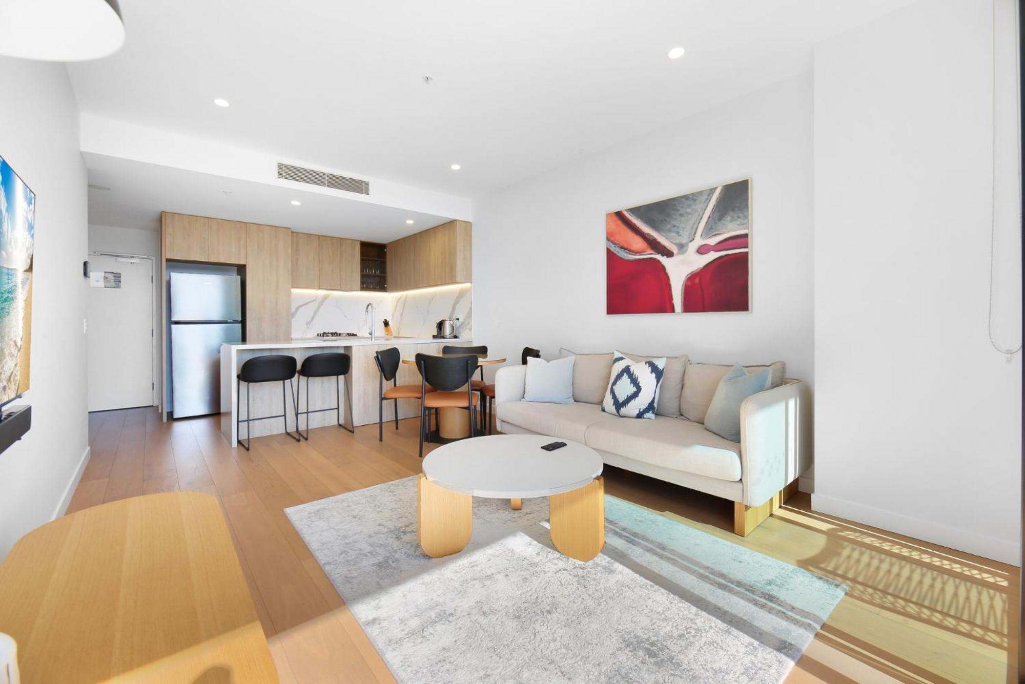 Elegant 2-bed In Broadbeach Tower Apartment Gold Coast