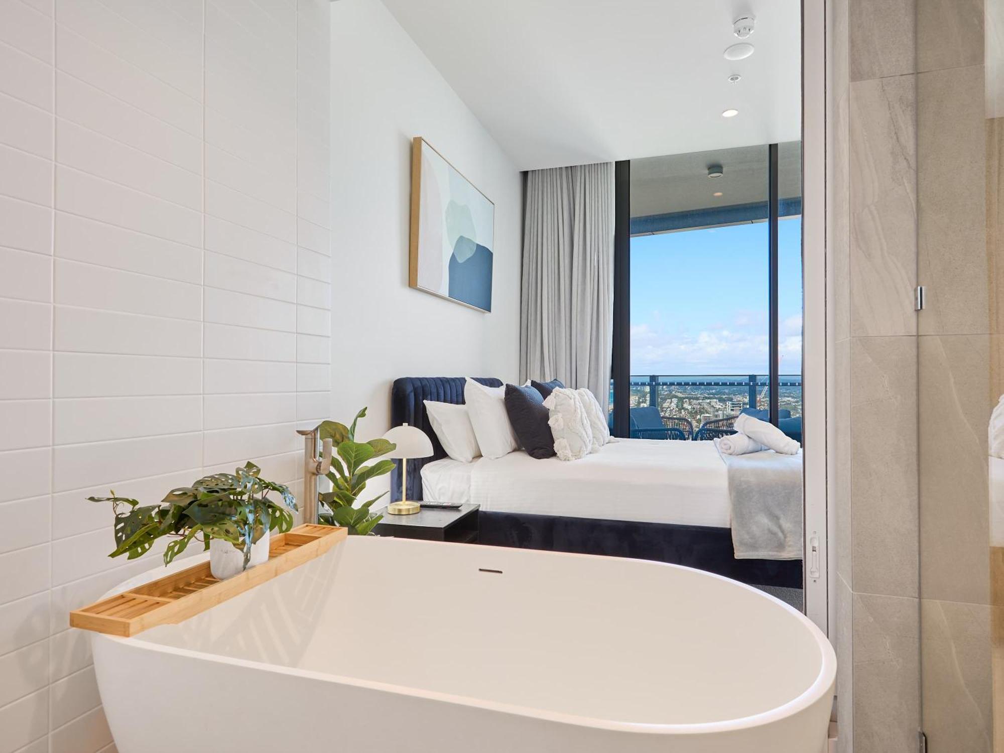 Apartment Luxe 3br Penthouse By With Lap Pool & Parking Signature *