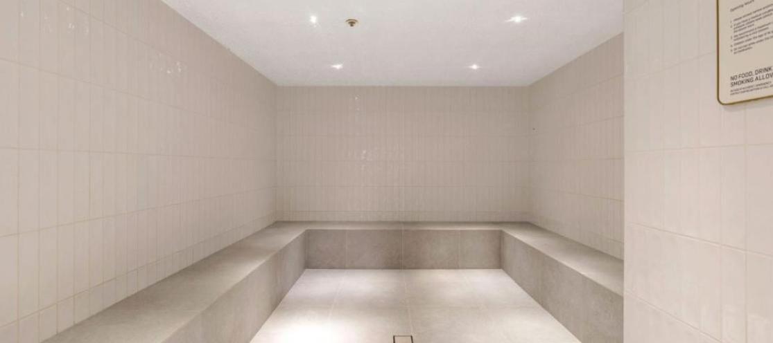 Luxe 3br Penthouse By With Lap Pool & Parking Signature * Gold Coast
