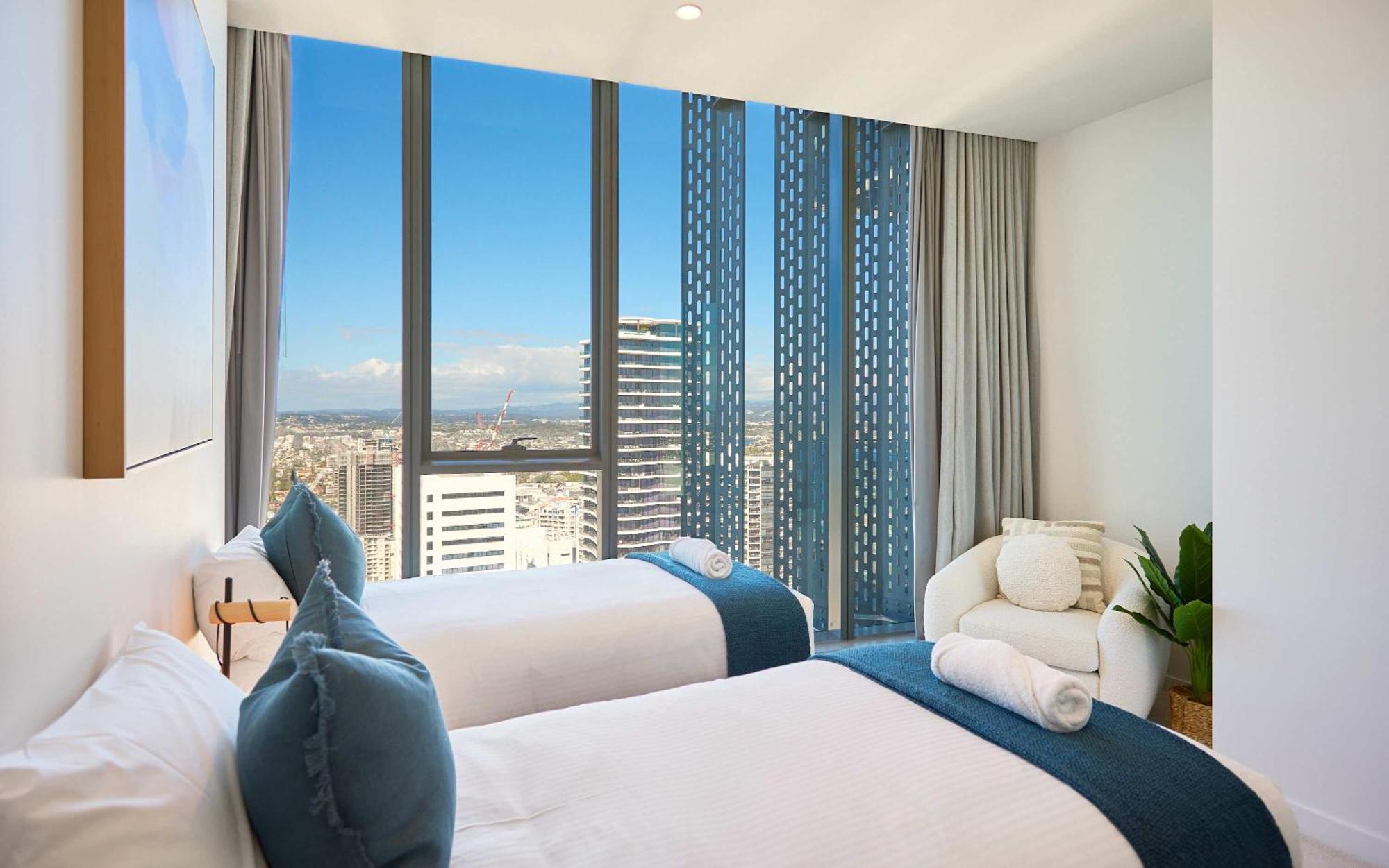 Luxe 3br Penthouse By With Lap Pool & Parking Signature Apartment *