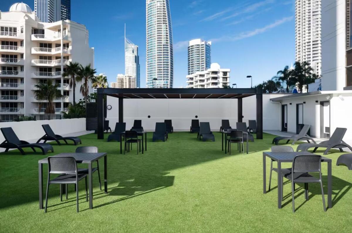 Renovated King Suite, Ocean View Mantra Surfers * Gold Coast