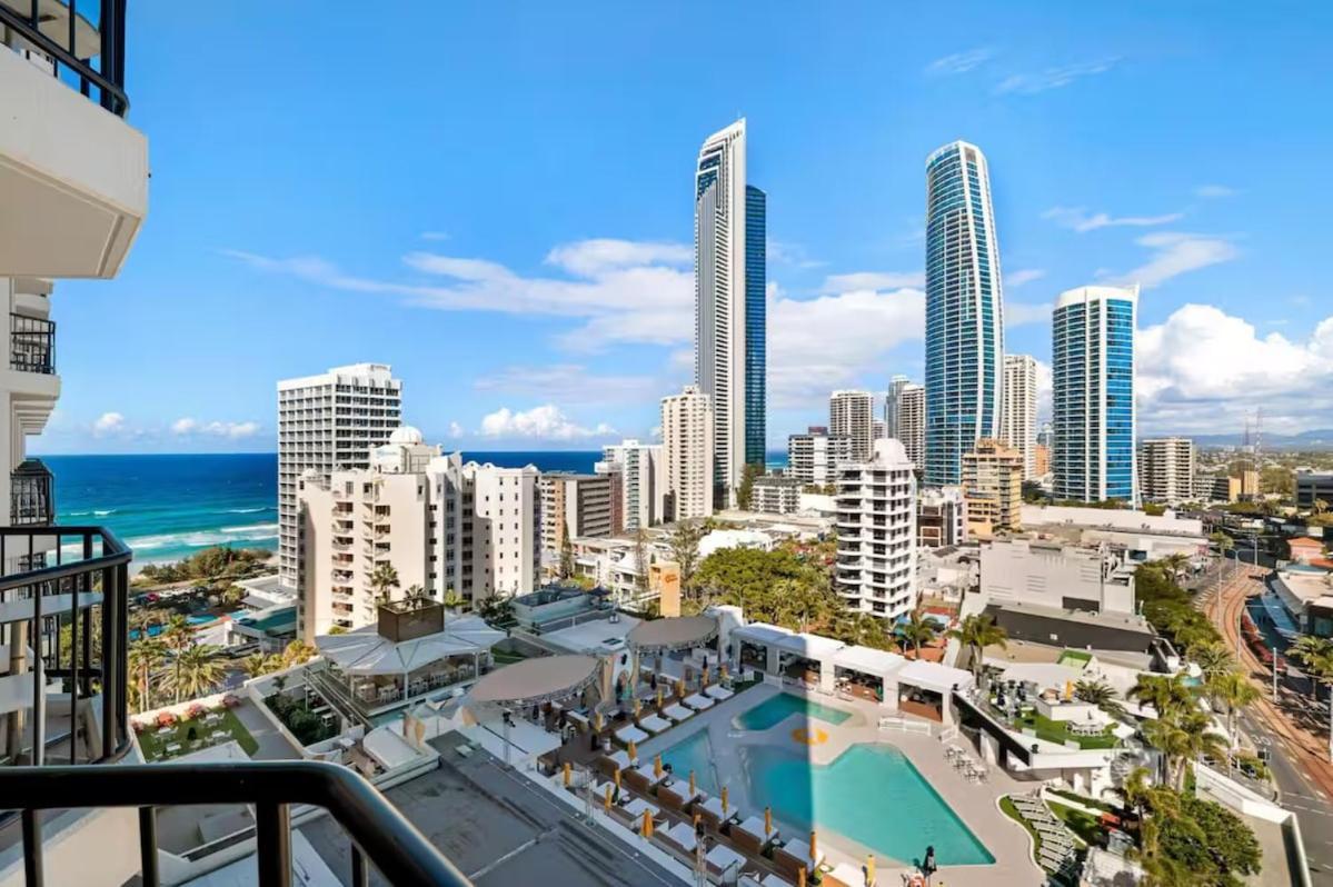 Renovated King Suite, Ocean View Mantra Surfers Apartment *