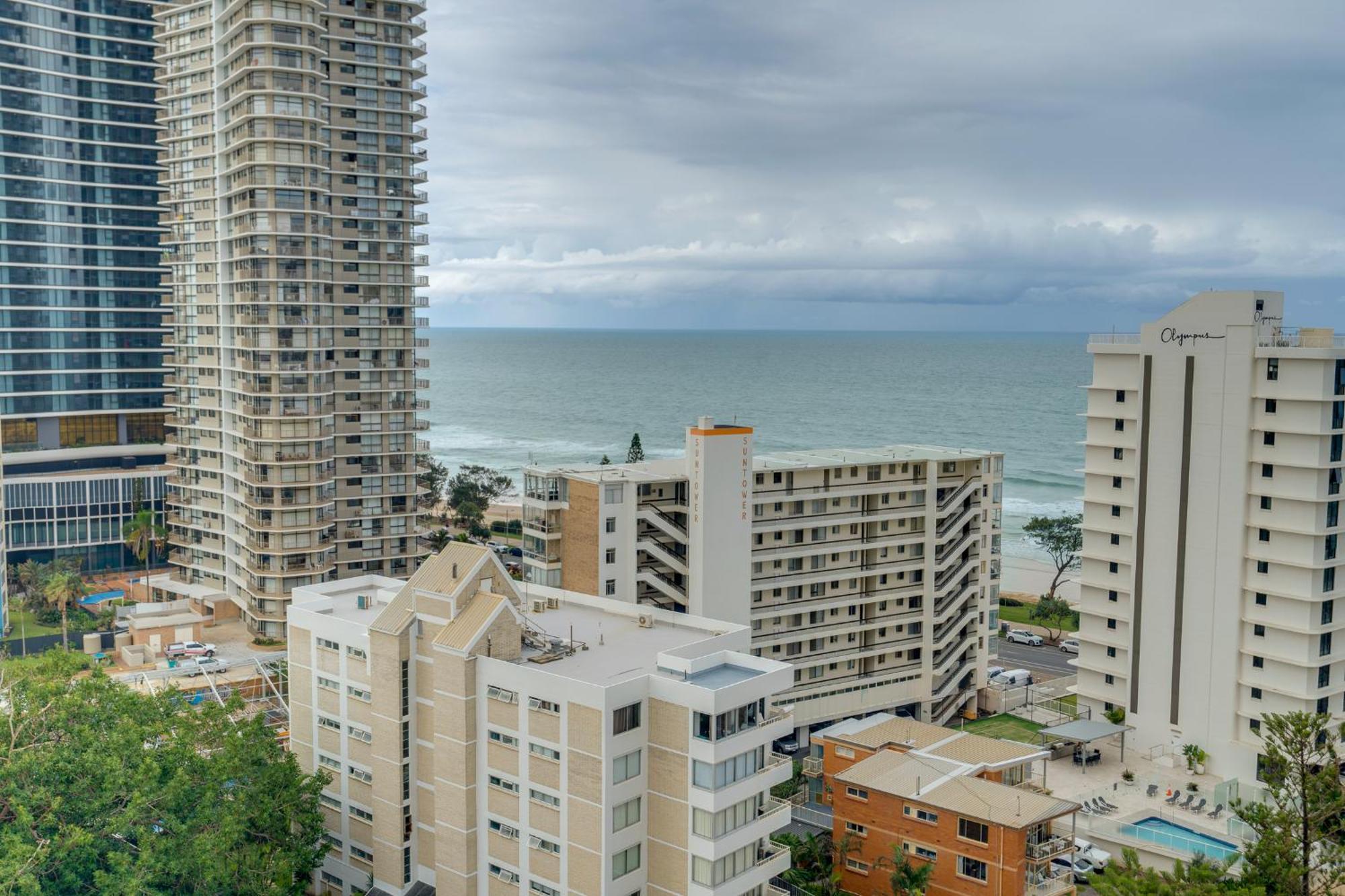 Ocean-view - Walk To Cavill & Apartamento