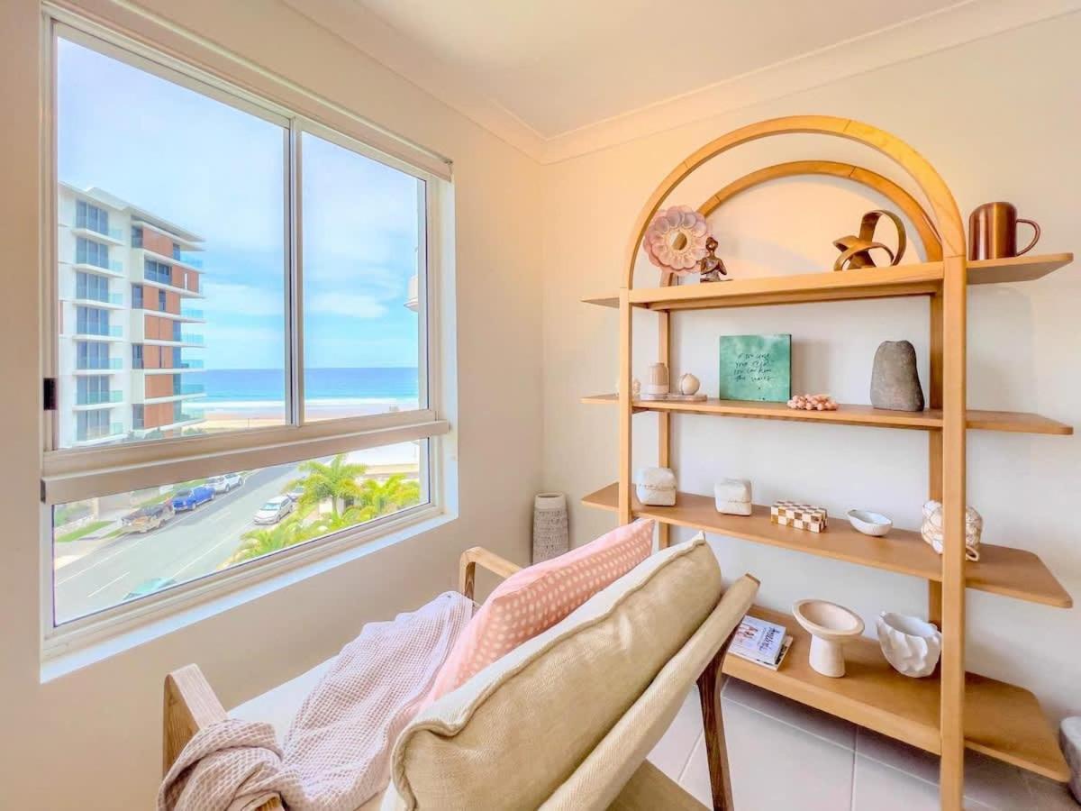 By The Window Apartment *