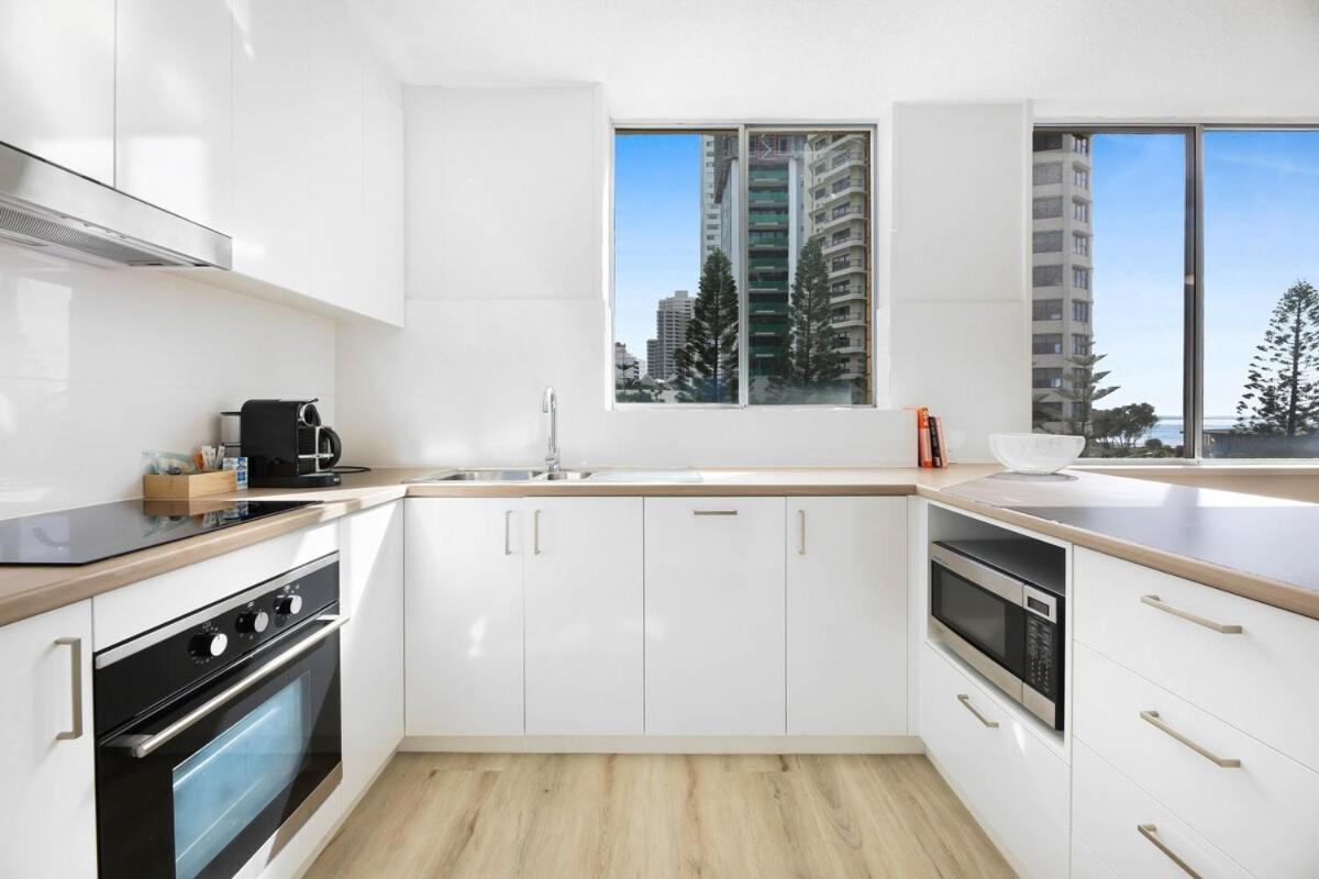 Oceanfront 2br Near Free Wi-fi Gold Coast