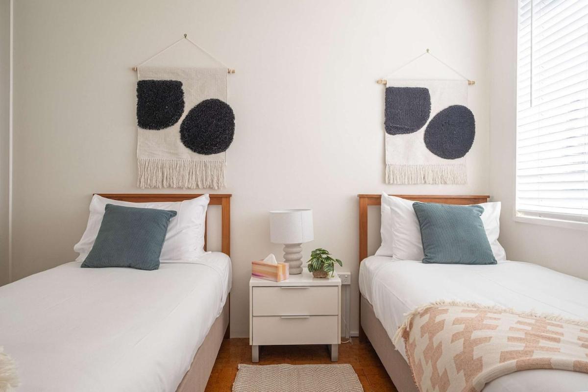 Oceanfront 2br Near Free Wi-fi Gold Coast
