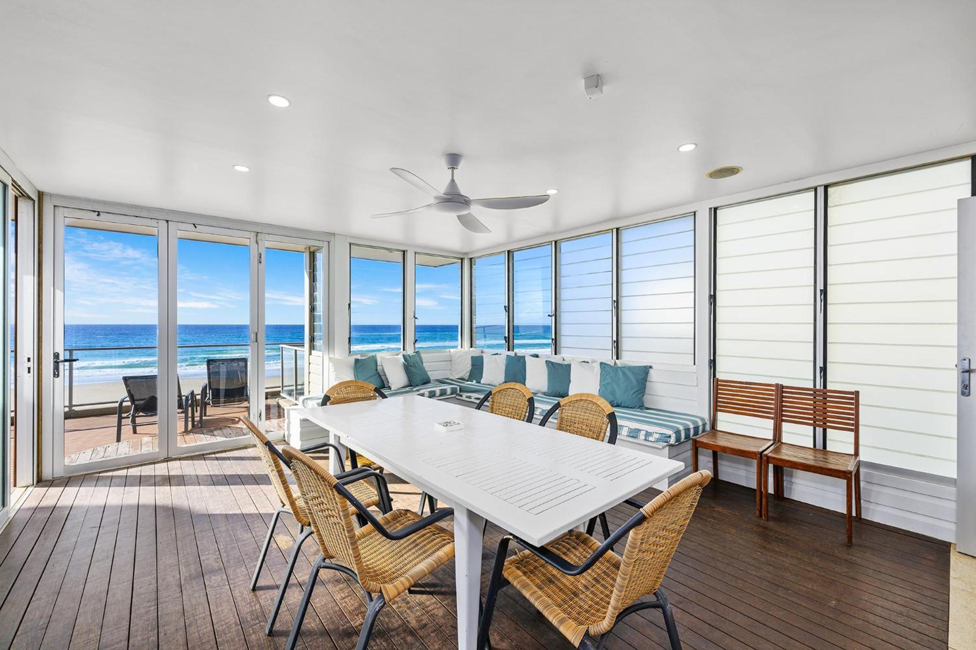 Holiday home Beachfront Beauty!