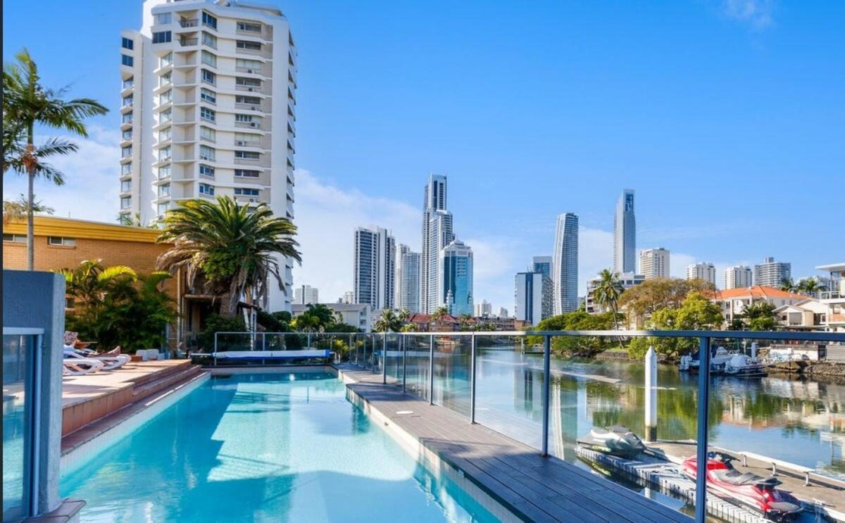 Emerald 2 Bedroom Apartment *