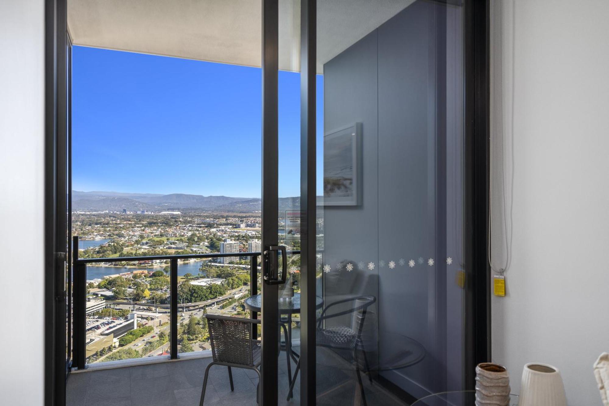 Modern 1 Bedroom Unit At The Casino - No Parking - Q Gold Coast