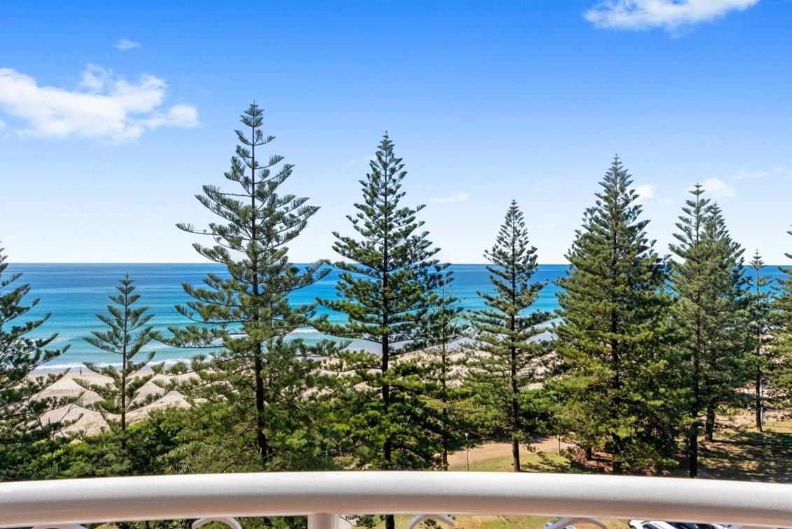 Apartment Sun-kissed Serenity: Mediterranean In Burleigh