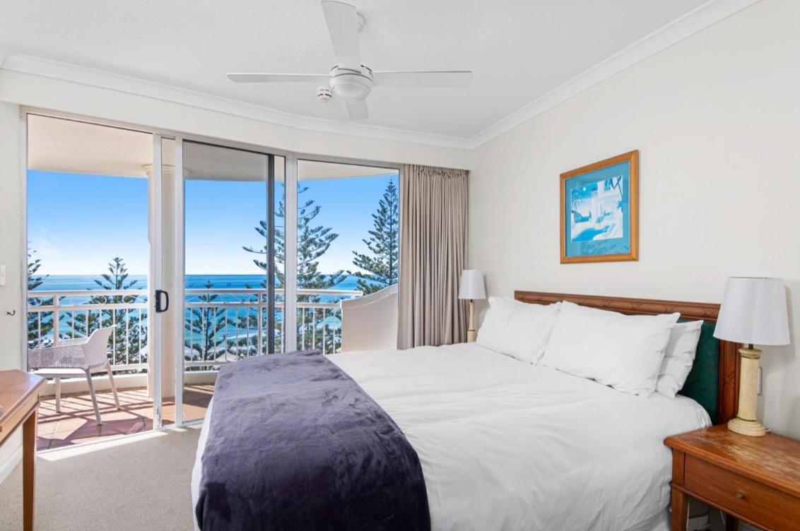 Apartment Sun-kissed Serenity: Mediterranean In Burleigh *