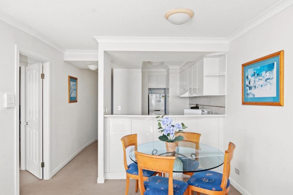 Sun-kissed Serenity: Mediterranean In Burleigh Apartment Gold Coast