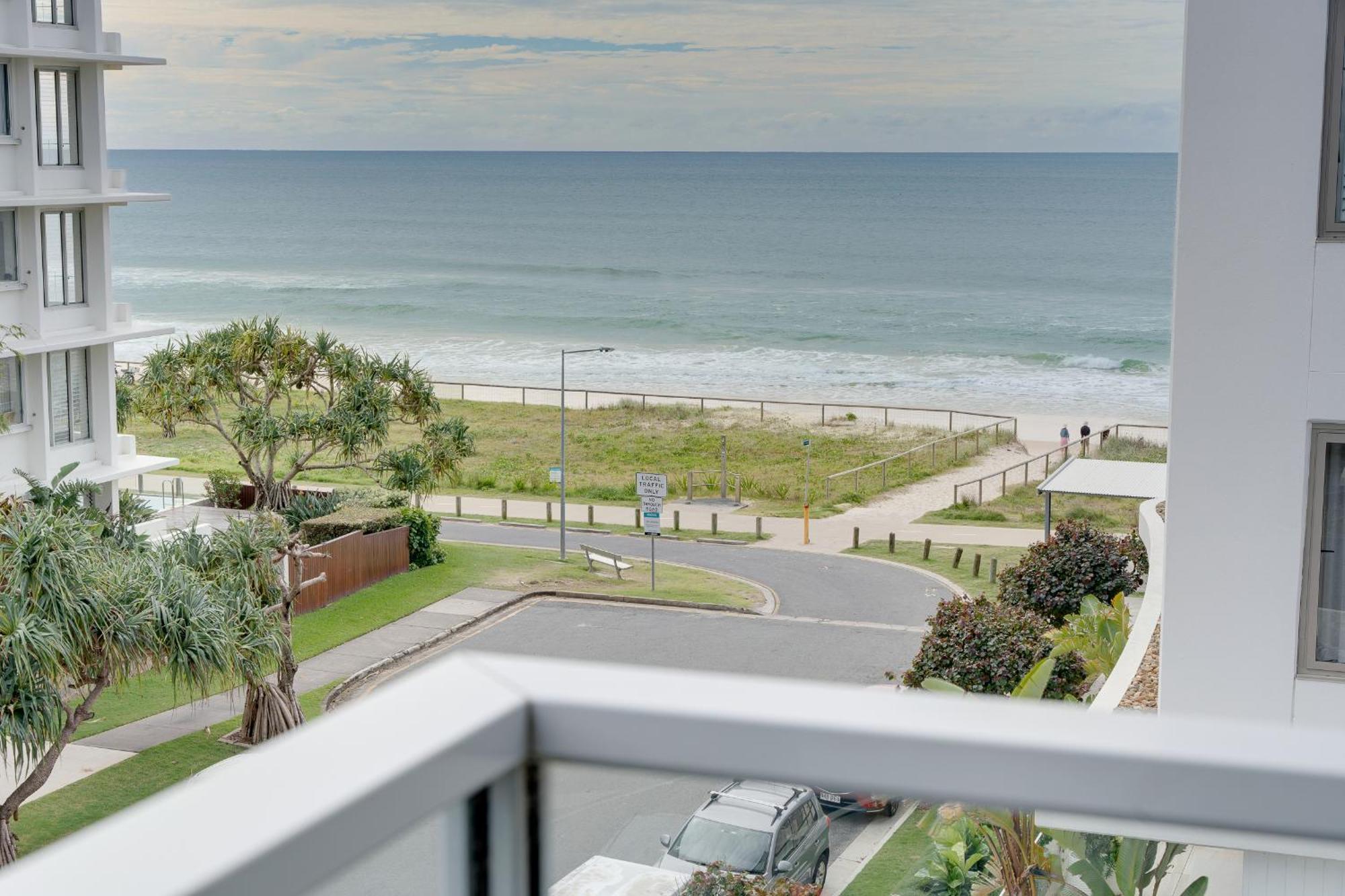 2-storey 5br Penthouse Palm Luxury Apartment Gold Coast