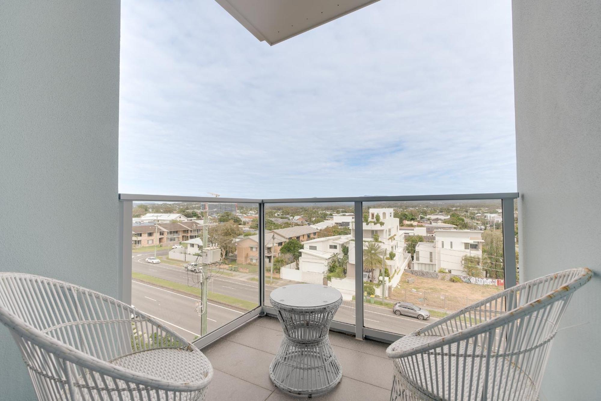 2-storey 5br Penthouse Palm Luxury Apartment