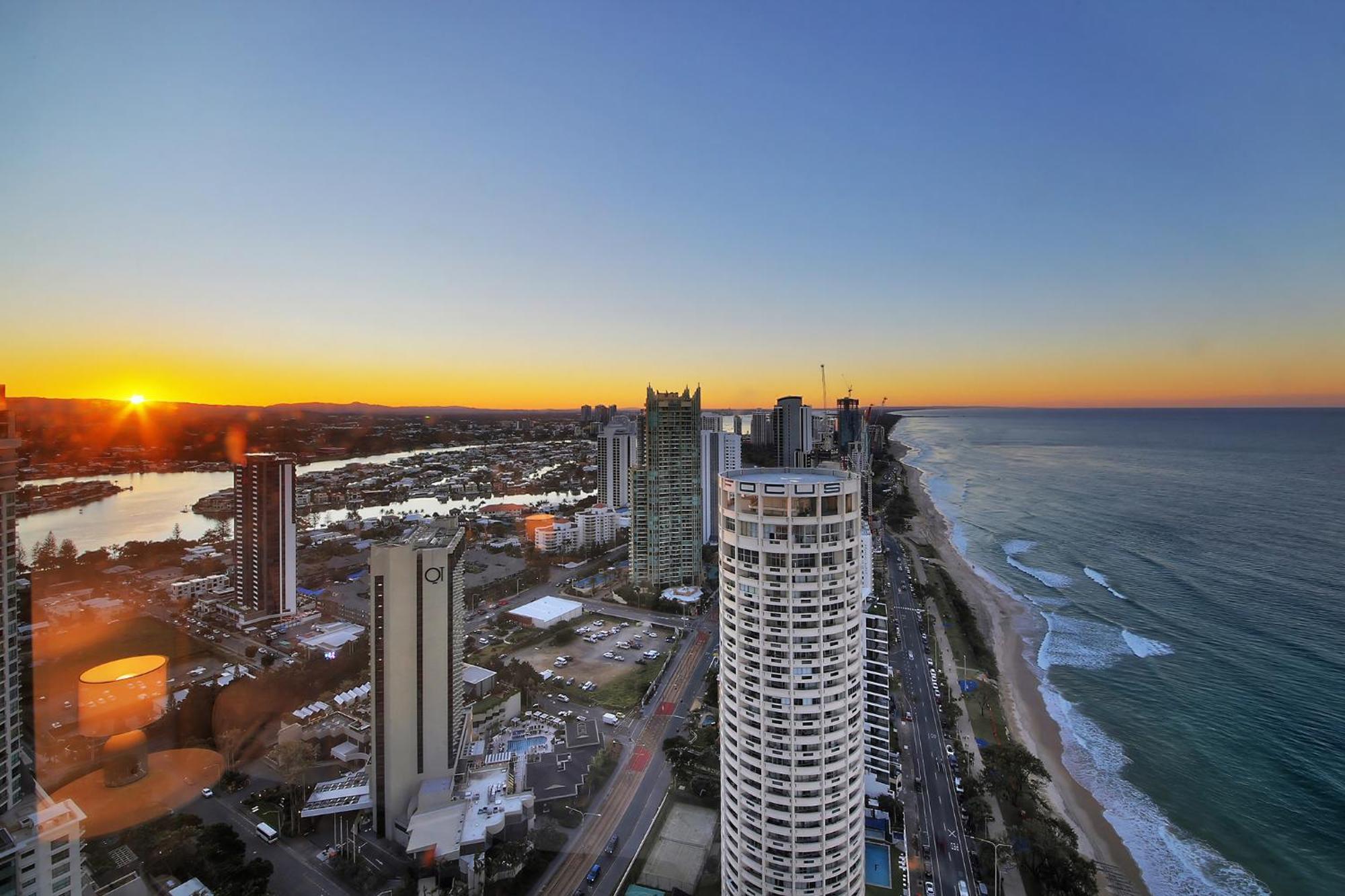 Apartment The View With 3br, 2 Bath, Free Parking *