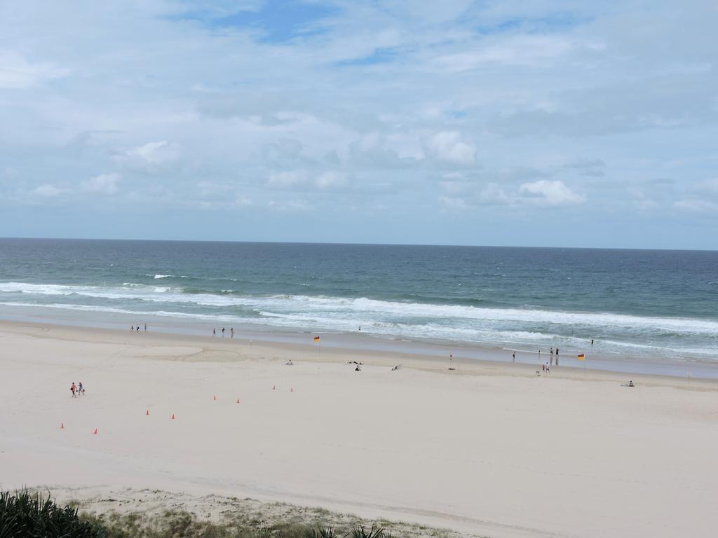 Aparthotel President - Absolute Beachfront Gold Coast