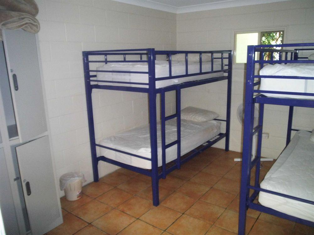 Budds In Surfers Backpackers Hostel *