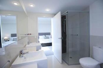 Signature Waterfront Aparthotel Gold Coast