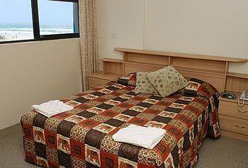 President - Absolute Beachfront Aparthotel