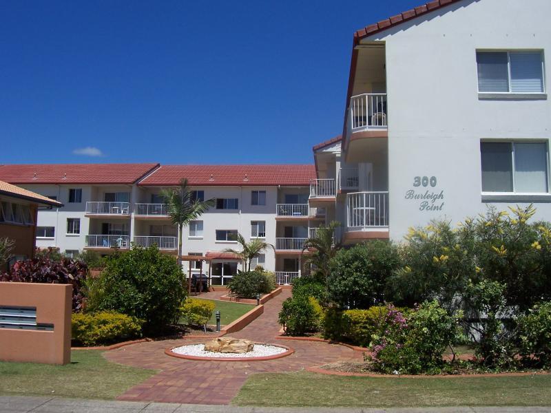 Aparthotel Burleigh Point 3*