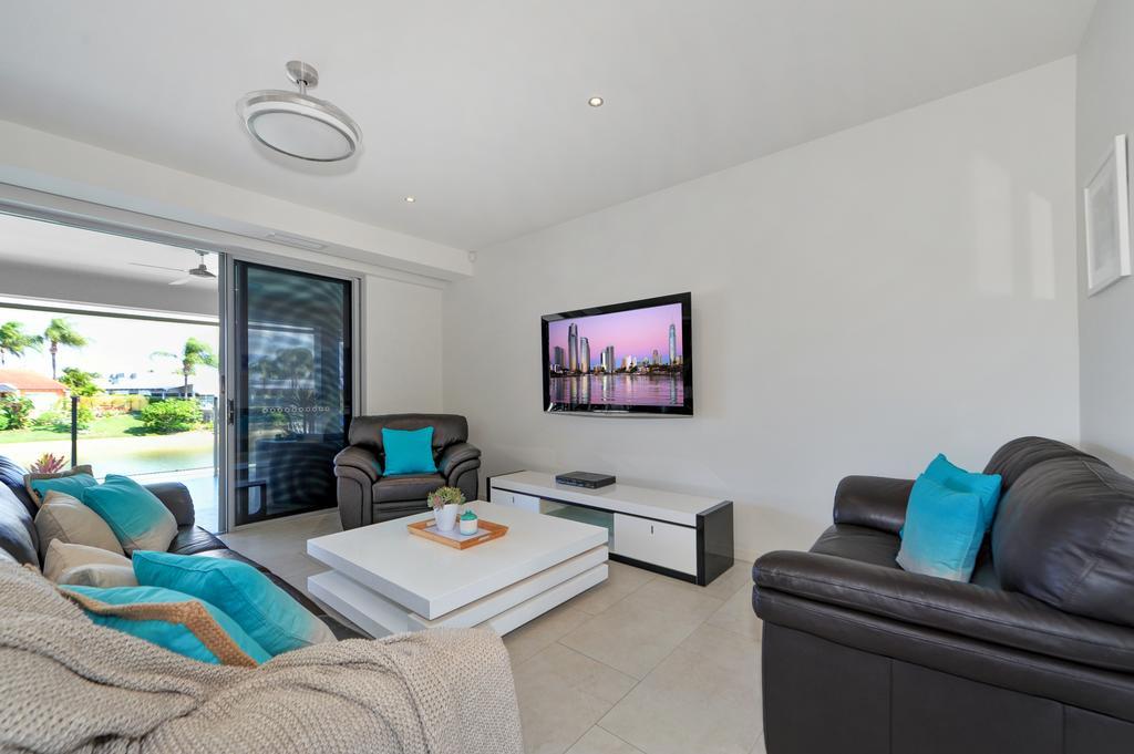 Belle Of Broadbeach