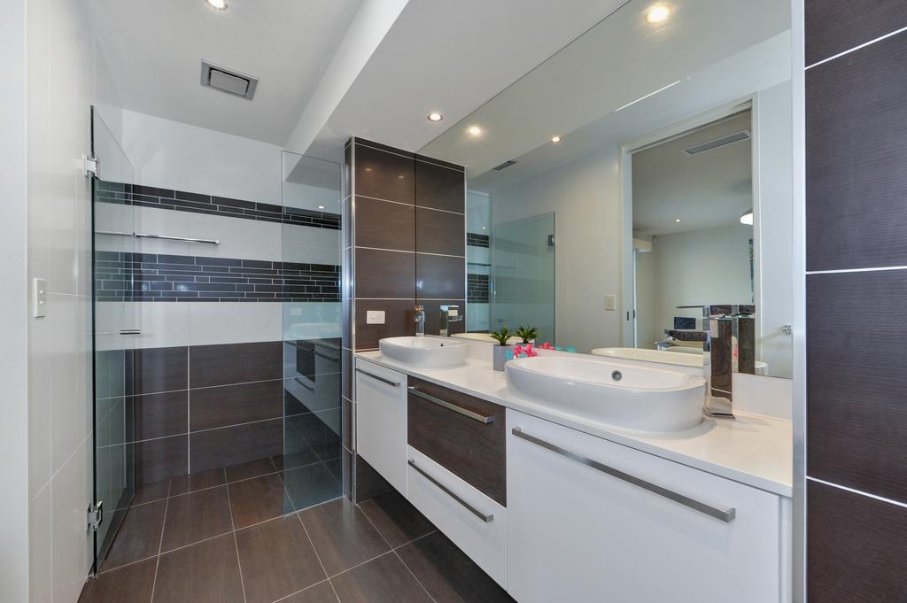 Belle Of Broadbeach