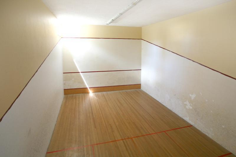 Aparthotel Club Surfers 3*