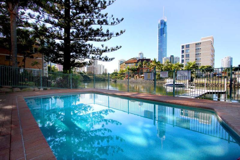 Aparthotel Surfers Riverside Gold Coast