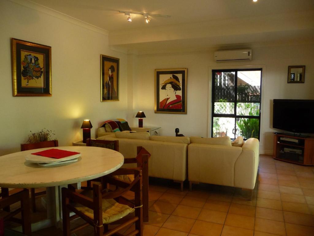 Mermaid Beachside Hotel 4*