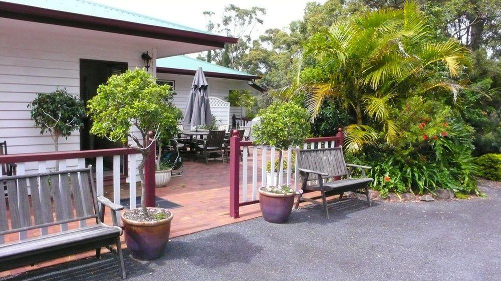 Hilltop On Tamborine Guest house 4*