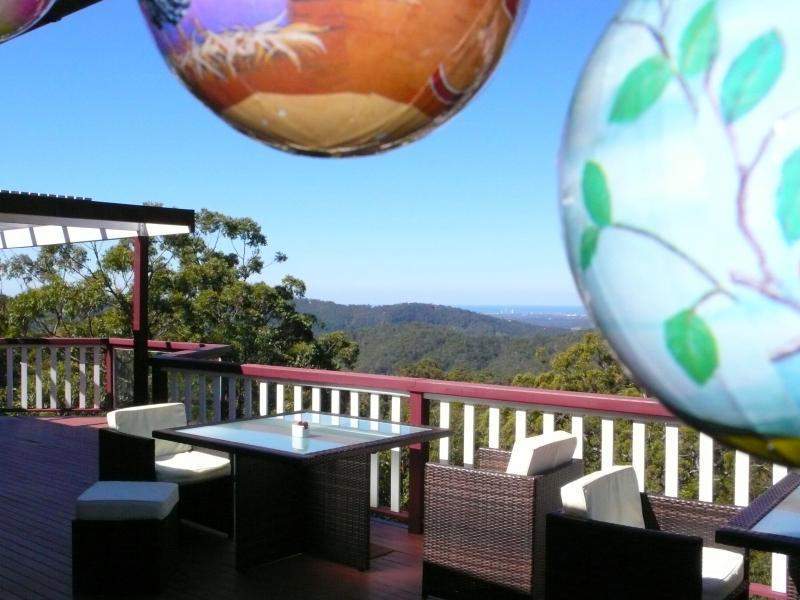 Hilltop On Tamborine Guest house 4*