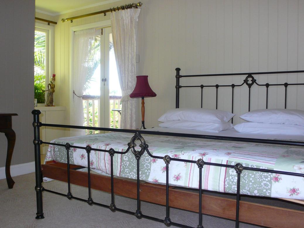 Hilltop On Tamborine Guest house