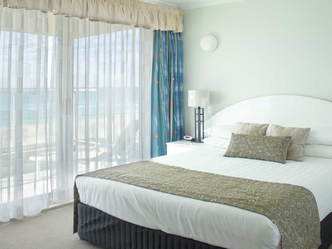 Pacific Surf Absolute Beachfront 3*