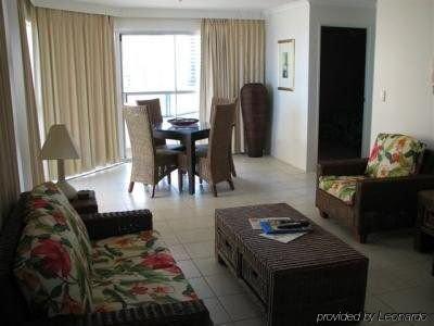 Grosvenor Beachfront Surfers Paradise Aparthotel 3*