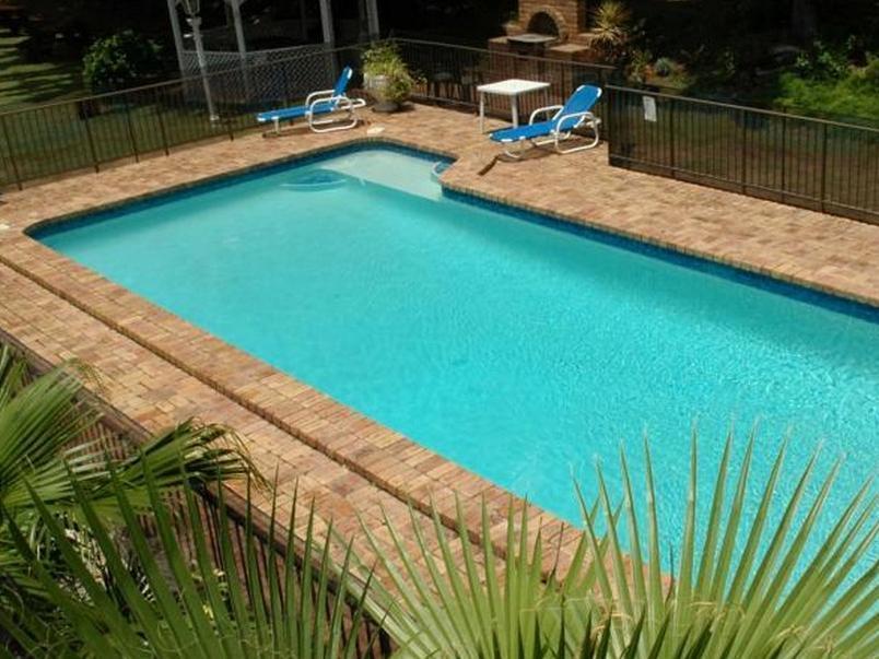 Coomera Motor 3*