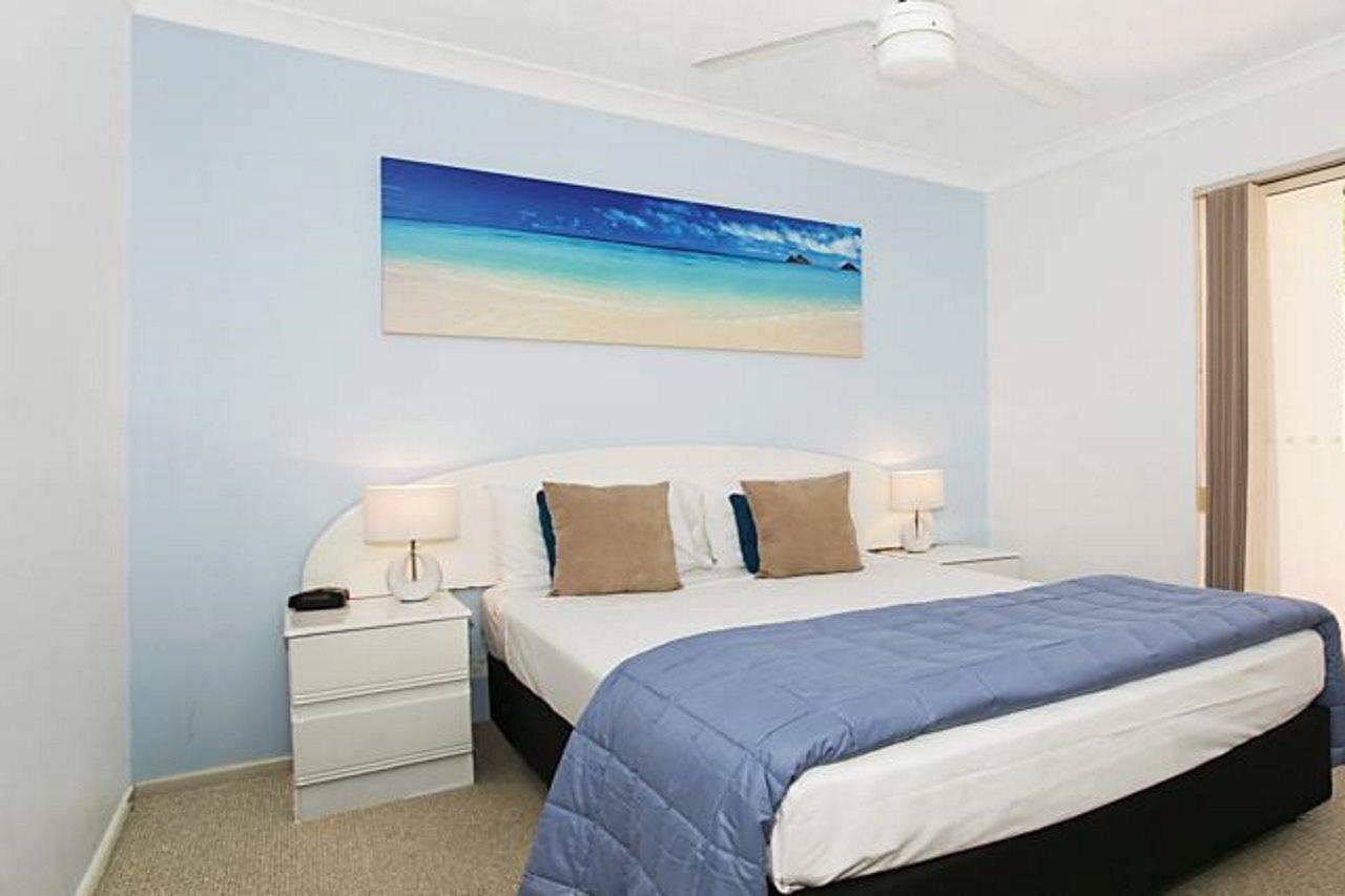 Santana Surfers Paradise