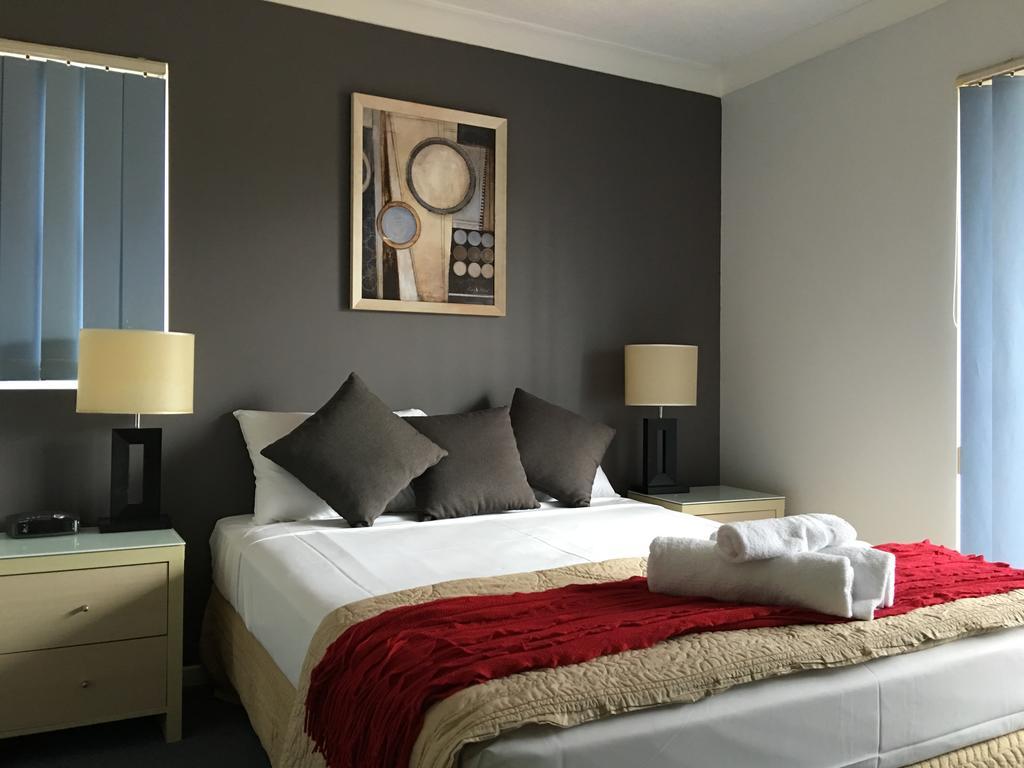 Santana Surfers Paradise Aparthotel Gold Coast