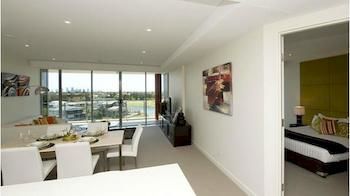 Signature Waterfront Aparthotel Gold Coast