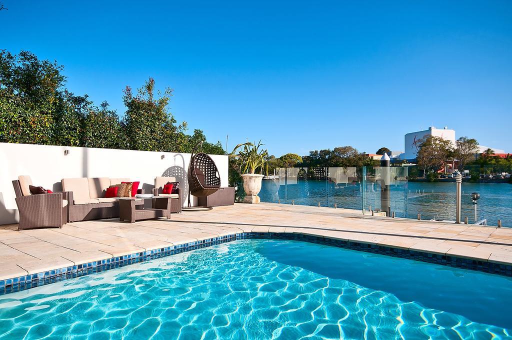 Holiday home Surfers Paradise Escape - Waterfront House *