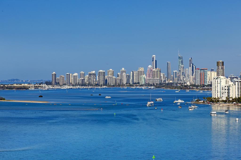 Broadwater Shores Waterfront 3* Gold Coast