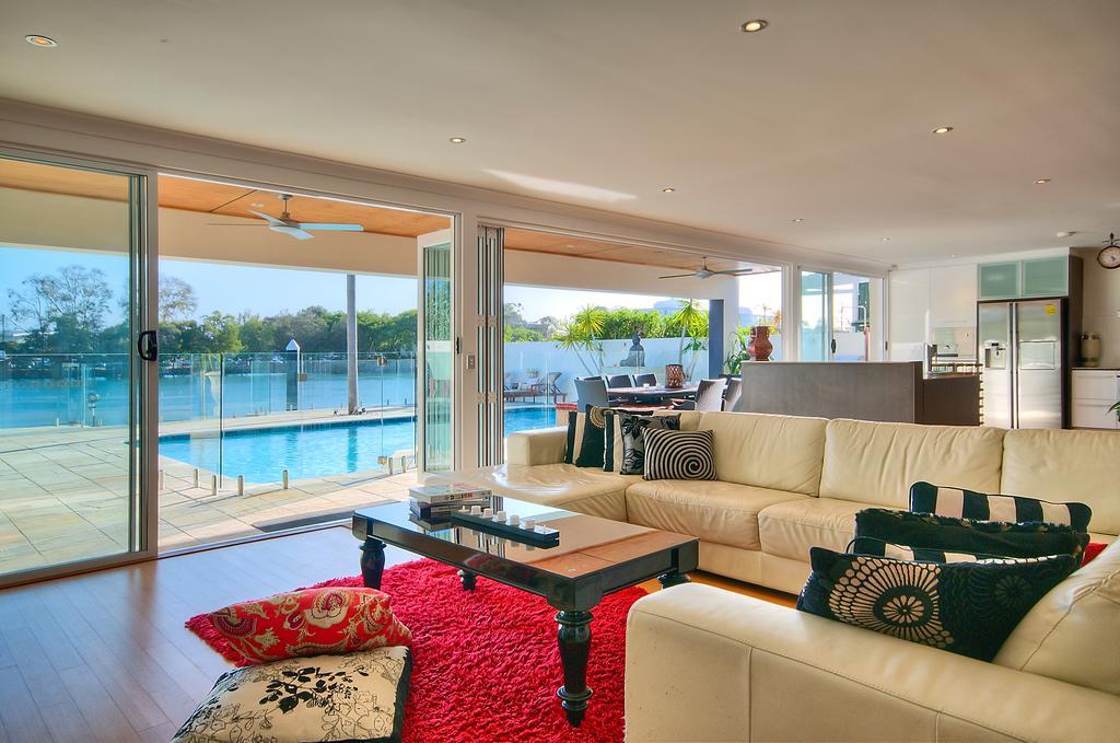 Holiday home Surfers Paradise Escape - Waterfront House *