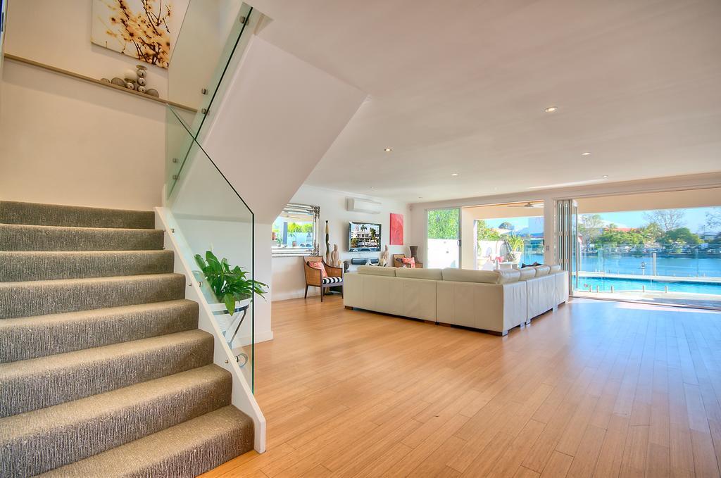 Surfers Paradise Escape - Waterfront House * Gold Coast